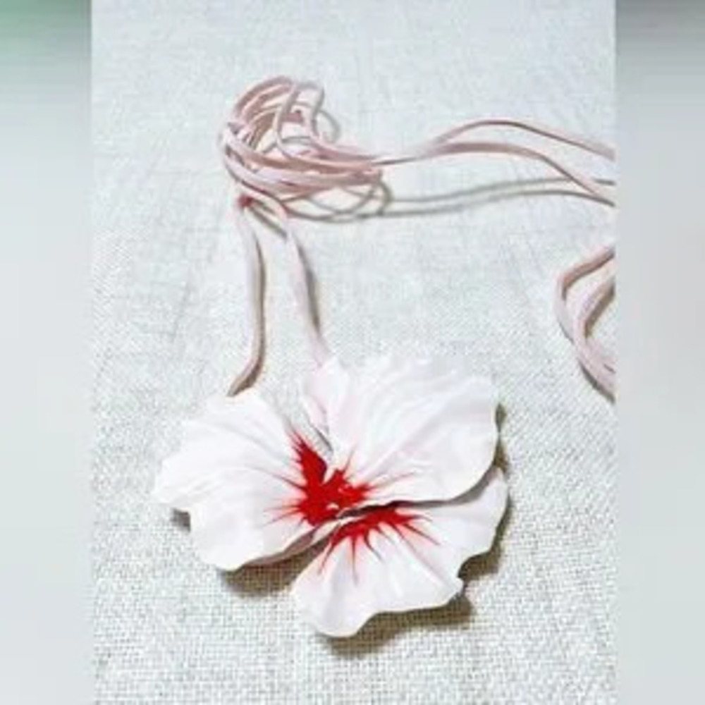 Pink?flower choker N589